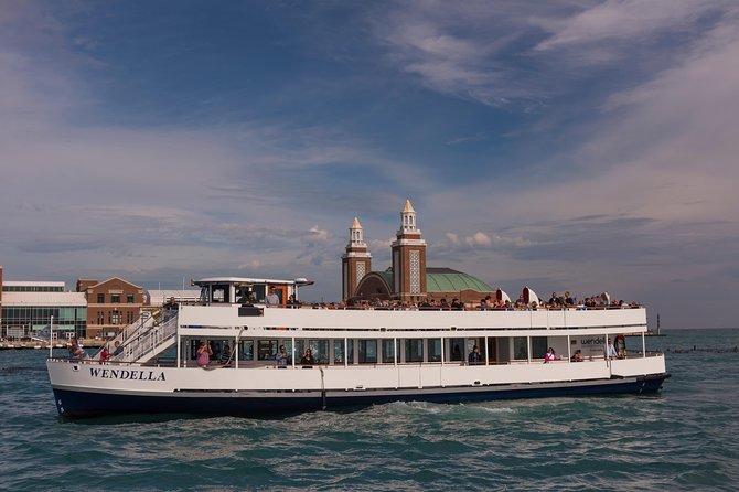Chicago Lake and River Architecture Tour - Forty-five minutes on Lake Michigan