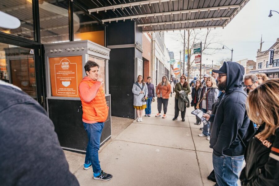 Chicago: Mob and Crime Bus Tour - The Chicago River and River North stories
