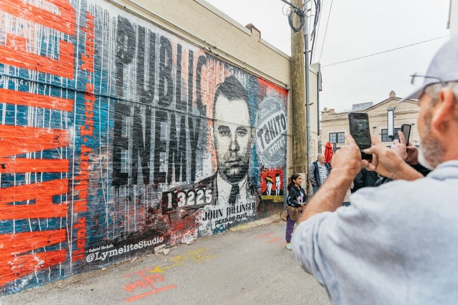 Chicago: Mob and Crime Bus Tour - St. Valentine’s Day Massacre site