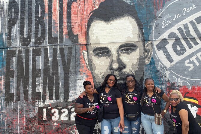 Chicago Night Crimes Tour by Bus - From the Magnificent Mile to Lake Shore Drive