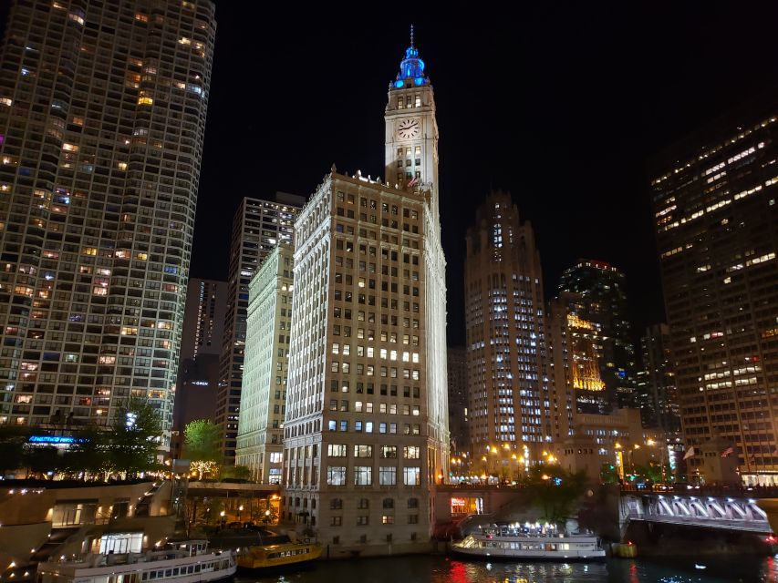 Chicago River: 1.5-Hour Guided Architecture Cruise - The north branch and the Merchandise Mart