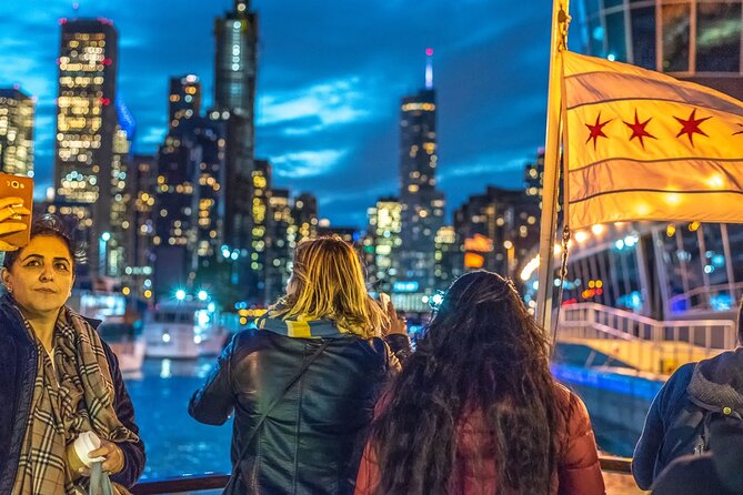 Chicago River 45-Minute Architecture Tour from Magnificent Mile - Merchandise Mart, Lyric Opera, and Chicago’s working river