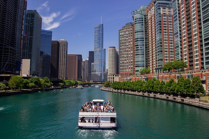 Chicago River 45-Minute Architecture Tour from Magnificent Mile - Picking the right deck for Chicago weather