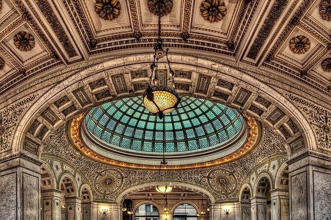 Chicago's Secret Interiors Architectural Walking Tour - Walking through the Financial Canyon on LaSalle Street