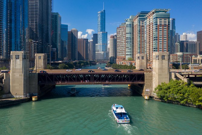Chicago Sightseeing River and Lake Cruise - Why the river and lake combination works