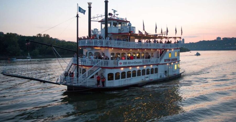 Cincinnati: Ohio River Cruise with Buffet Dinner - The two-hour route and the city views