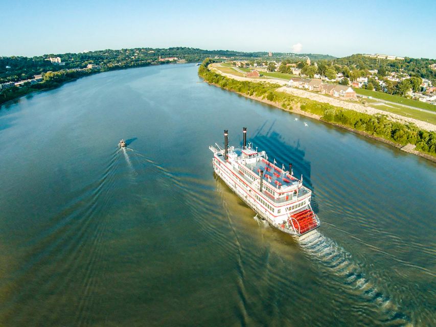 Cincinnati: Riverboat Cruise with Lunch and Entertainment - Banjo Bob, local stories, and the sound system
