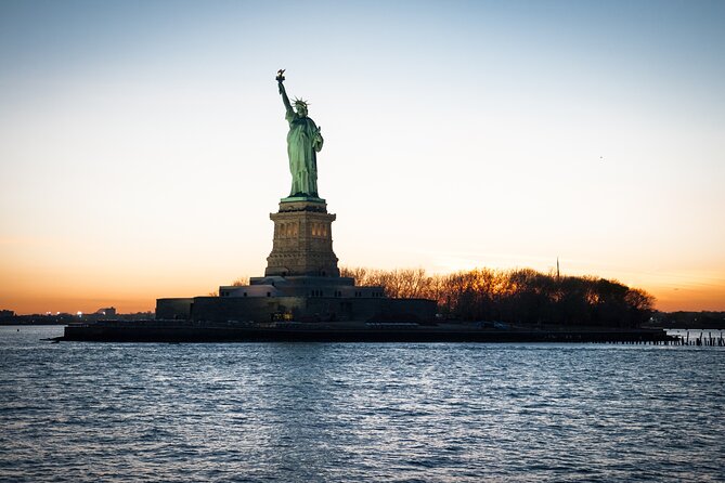 Circle Line: 2hr - New York City Harbor Lights Cruise - Choosing a seat and handling the weather