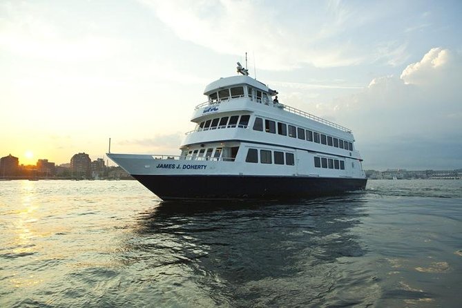 City Cruises Boston 90-Minute Harbor Sunset Sightseeing Cruise - Comfort, Crowding, and Onboard Drinks