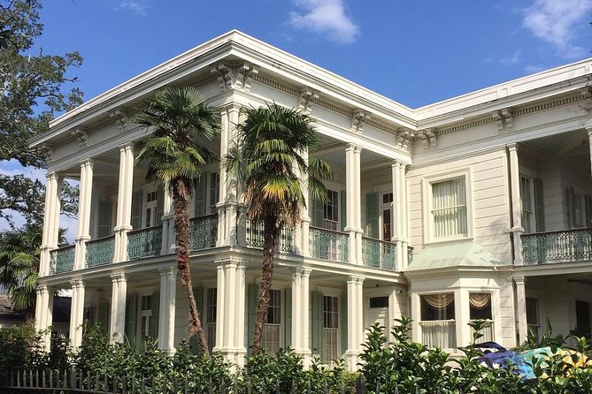 City Tour of New Orleans with Pickup - Cemeteries, levees, and Hurricane Katrina explained clearly