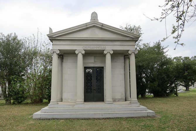 City Tour of New Orleans with Pickup - City Park, beignets, and time to stretch your legs