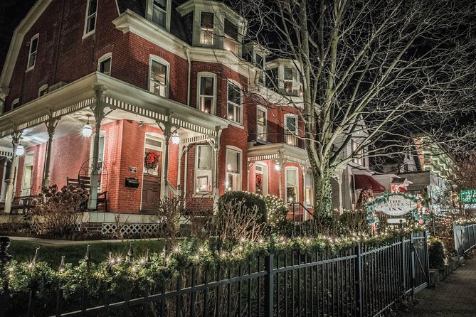 Civil War Ghosts: Echoes of the Fallen Gettysburg Ghost Tour - The Brickhouse Inn and the haunted starting point