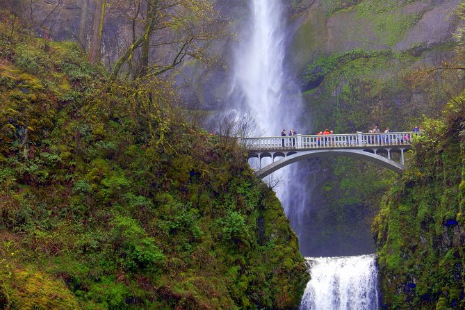 Columbia River Gorge Waterfalls Tour from Portland, OR - Horsetail Falls, a quick final stop
