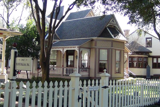 Dallas and Fort Worth City Sightseeing Tour Small-Group - What the guides add to the day
