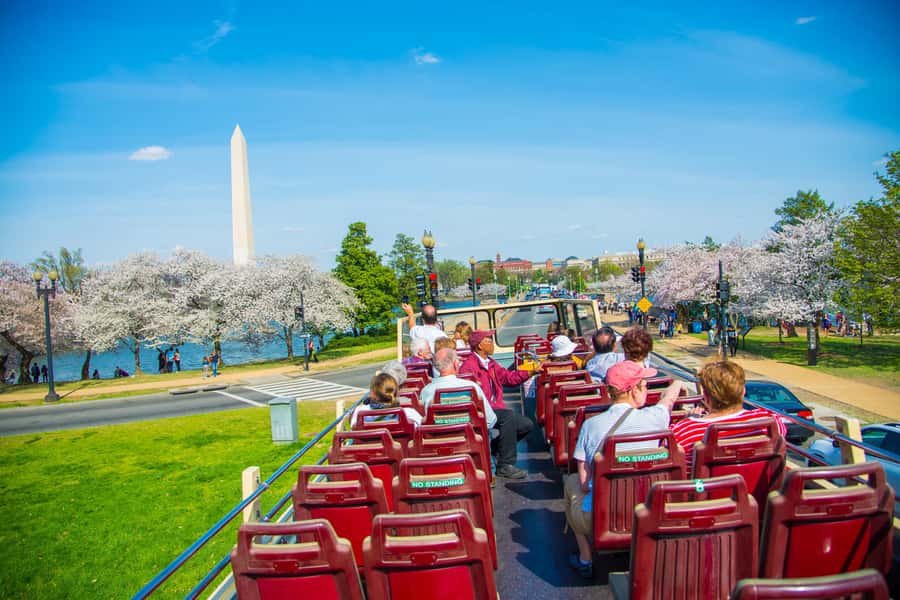 DC: Hop-on Hop-off Tour by Open-top Bus with 17 Stops - From the Washington Monument to the Tidal Basin