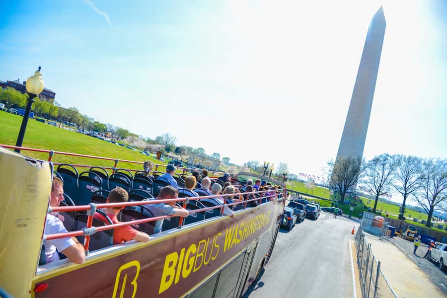 DC: Hop-on Hop-off Tour by Open-top Bus with 17 Stops - Smithsonian museums, Chinatown, and Ford’s Theatre