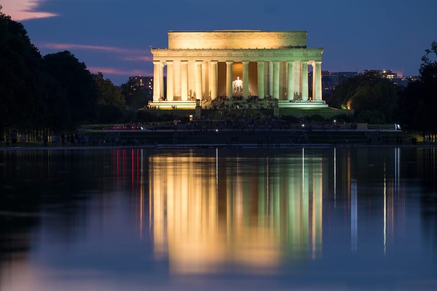 DC: Monuments & Memorials Sunset Tour by Open-top Bus - The Tidal Basin and its memorials