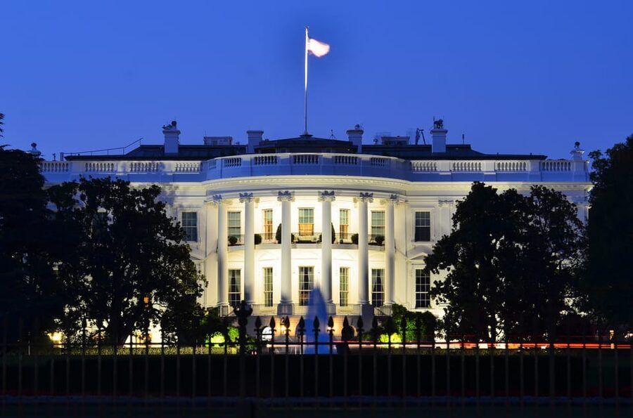 DC: Monuments & Memorials Sunset Tour by Open-top Bus - Arlington National Cemetery and other major sights