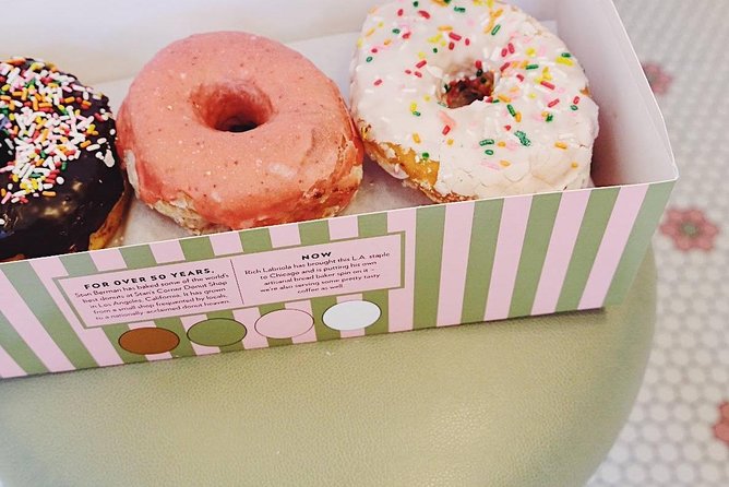 Delicious Donuts & City Sights: Chicago's Original Donut Tour - Firecakes and the pleasure of comparison