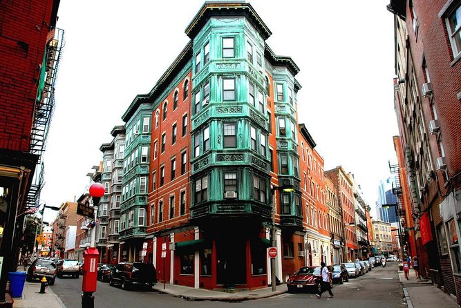 Delicious Donuts of Boston: A Sweet History Walking Tour - Union Square Donuts offers the most modern style