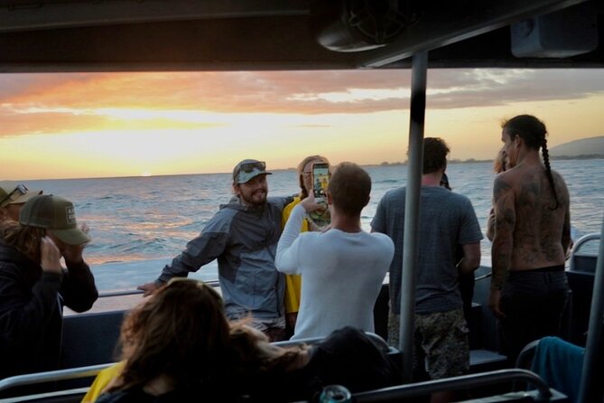 Deluxe Na Pali Sunset Tour on the Lucky Lady - Sunset light and the return to Port Allen