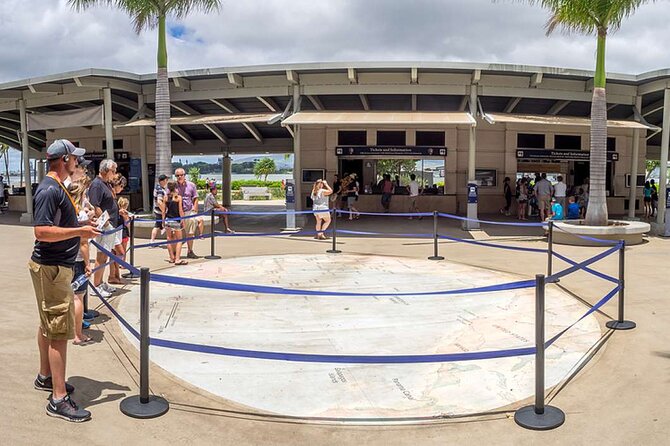 Deluxe Pearl Harbor USS Arizona Memorial and Honolulu City Tour - Guides make a real difference in a small van