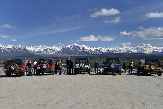 Denali Highway Jeep Excursion - The paved approach and the gravel-road section