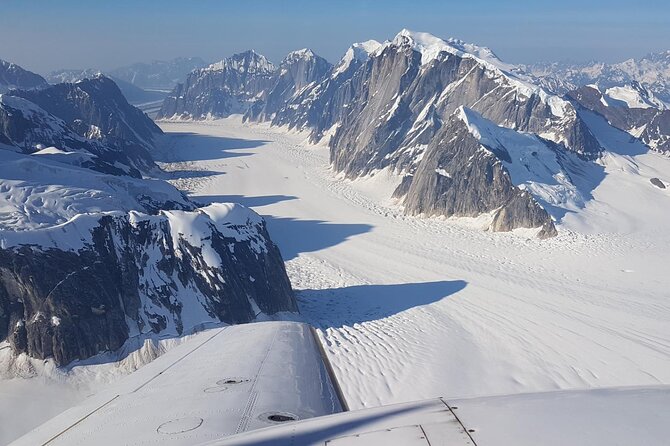 Denali Peak Sightseeing by Plane - Ridges, climbing routes, and the south side
