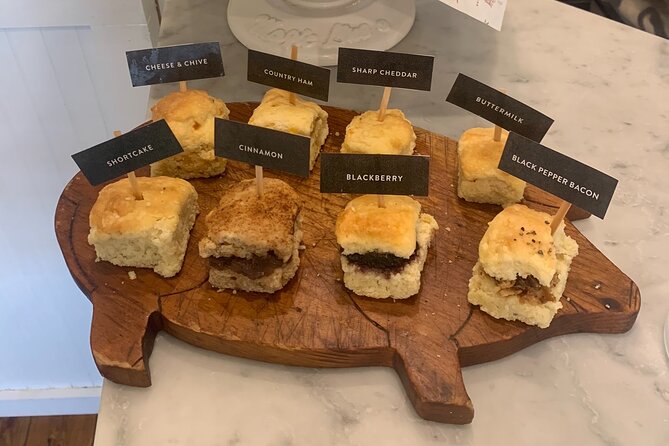 Downtown Charleston Food Tour - Small groups and the guide’s role