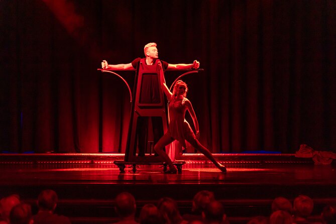 Escape Reality Branson Magic Dinner Show - What happens during the roughly 70-minute show