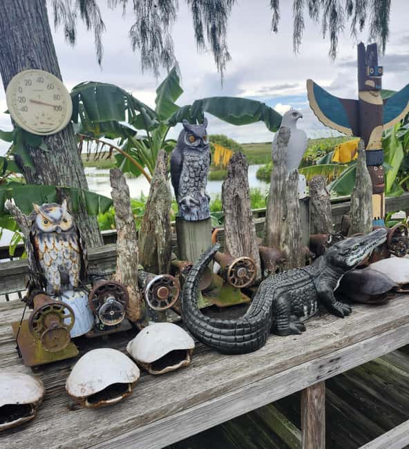 Everglades Eco Airboat Small-Group Tour & 2 Private Islands - The Miccosukee handicraft stop