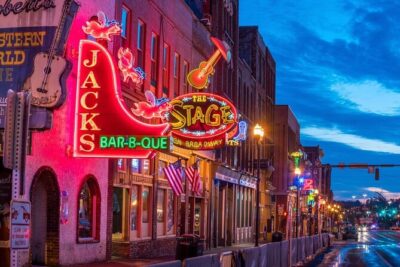 Explore the City of Nashville Sightseeing Tour by Golf Cart