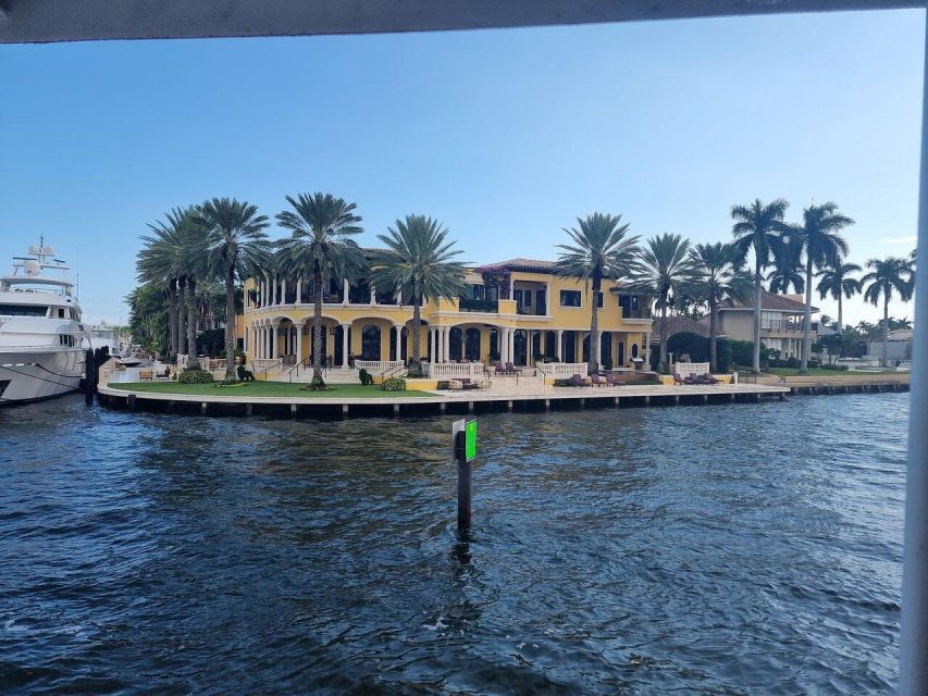 Fort Lauderdale: Millionaire's Row Cruise with Drinks - Commentary, humor, and the guide experience