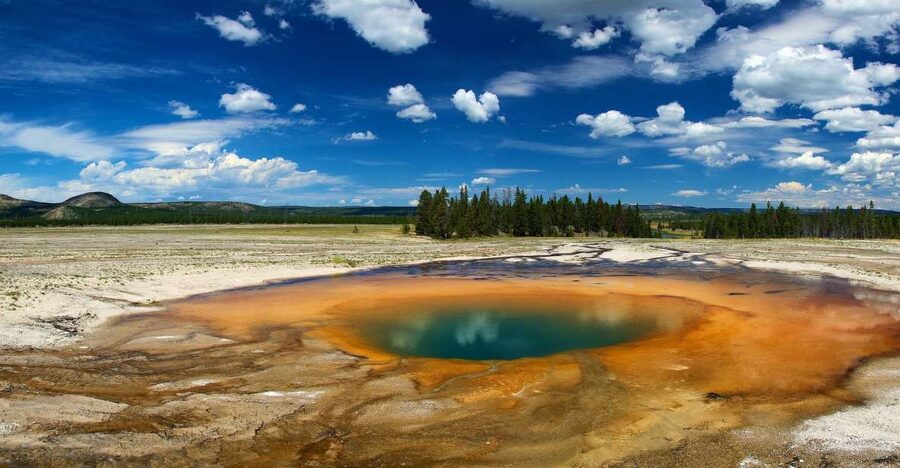 From Jackson: Yellowstone National Park Day Trip with Lunch - Why this Jackson to Yellowstone day is so long