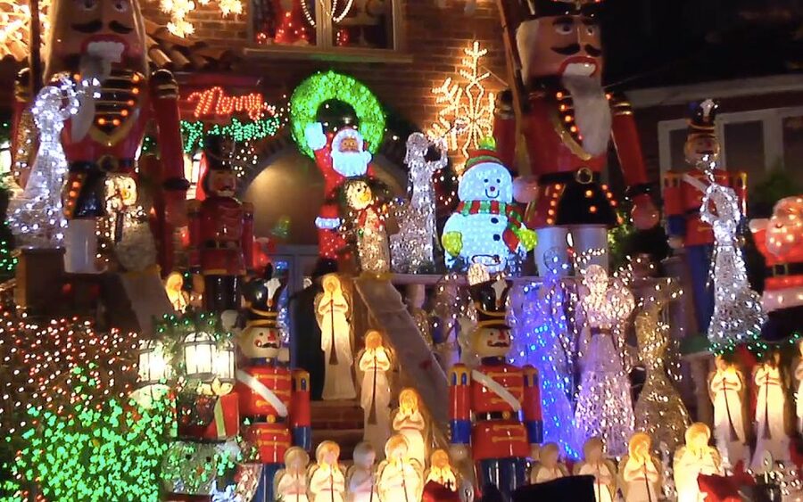 From Manhattan: Dyker Heights Lights & Skyline Tour - Bay Ridge: the first taste of Brooklyn’s holiday style