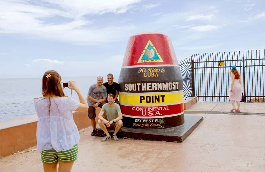 From Miami: Key West Day Tour by Motor Coach Bus - Food, cafés, and the cost of the day