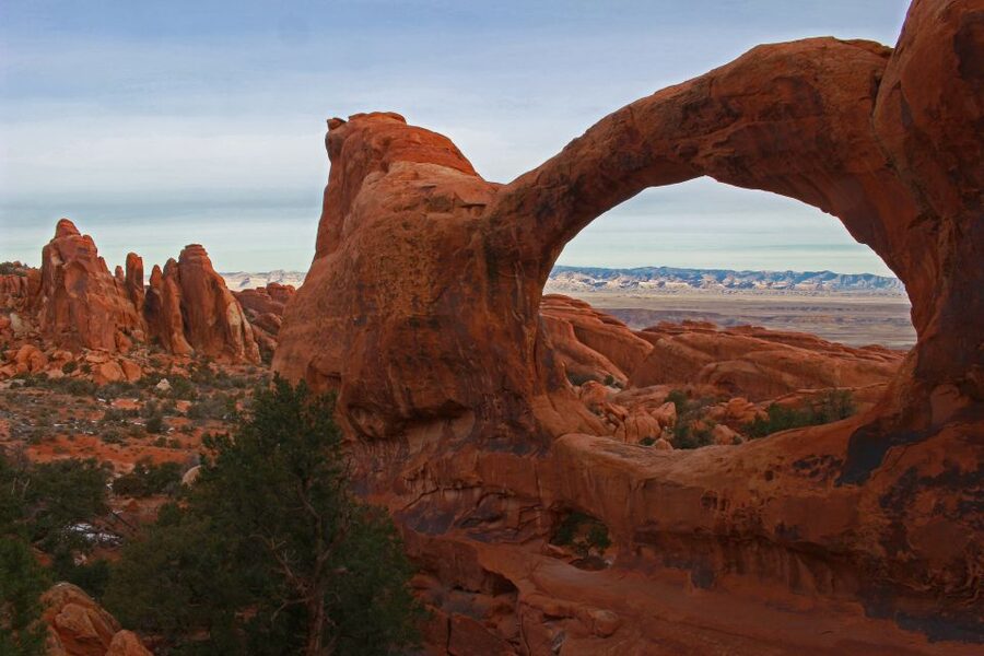 From Moab: Half-Day Arches National Park 4x4 Driving Tour - What the guide adds to the experience