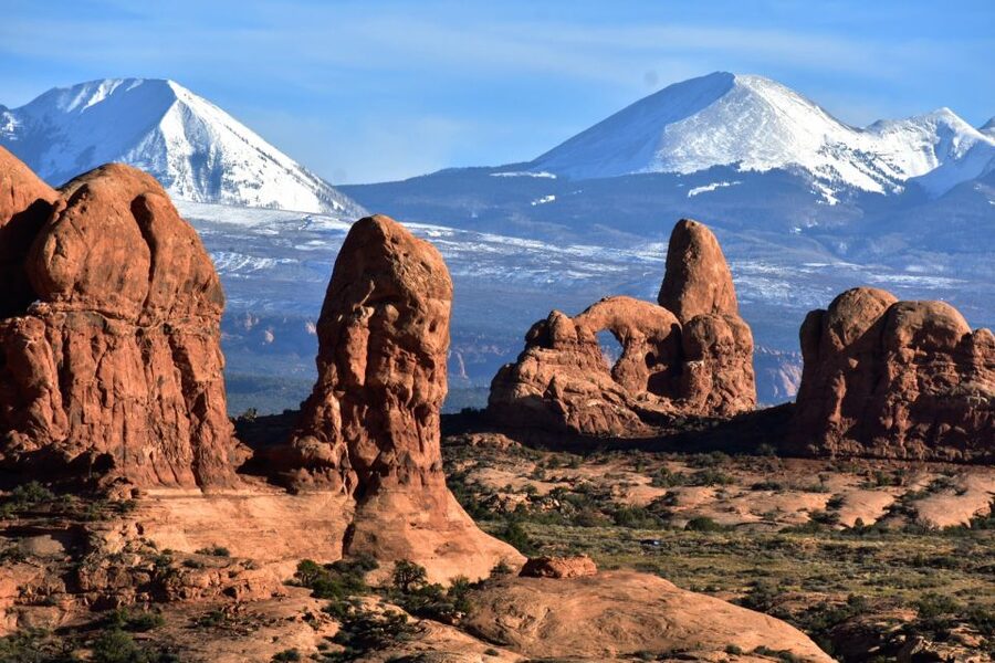 From Moab: Half-Day Arches National Park 4x4 Driving Tour - The first rock step near Doc Williams Point
