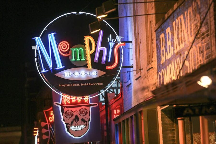 From Nashville: Memphis Tour with Graceland VIP Access - Graceland: the main event