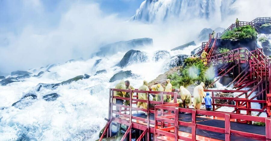 From NYC: 1-Day Niagara Falls Tour - Guides, languages, and group management