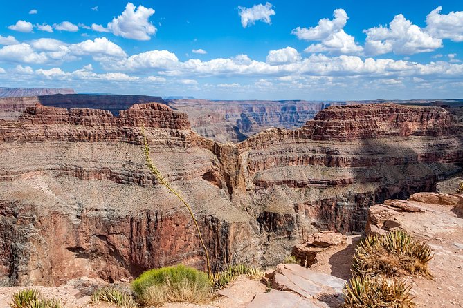 Grand Canyon + Hoover Dam View + WiFi (Skywalk/lunch options) - Hoover Dam bridge: a quick but useful stop