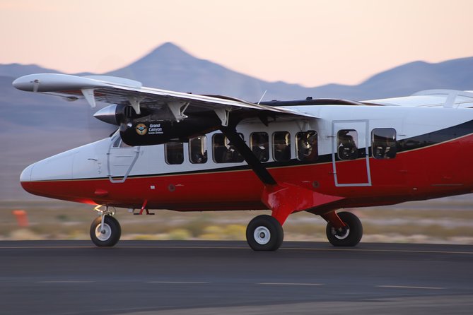 Grand Canyon Landmarks Tour by Airplane with Optional Hummer Tour - Why the Grand Canyon looks different from the air