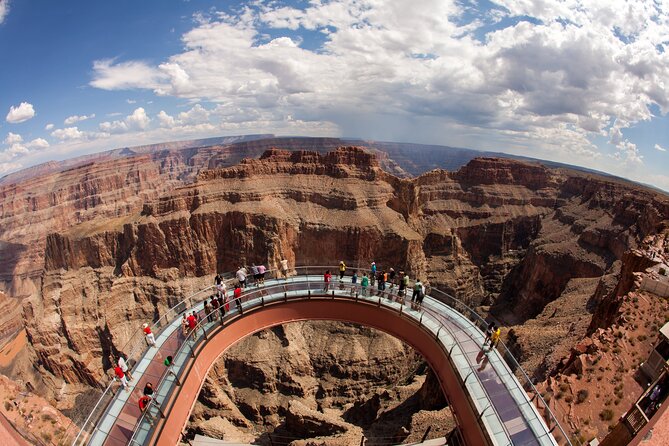 Grand Canyon West, Hoover Dam Stop and Optional Lunch and Skywalk - The 6:20 am start and the ride through the desert
