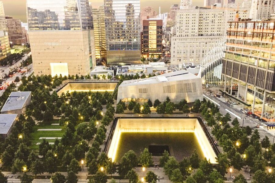 Ground Zero 9/11 Memorial Tour & Optional 9/11 Museum Ticket - Group size, tone, and the right kind of guide