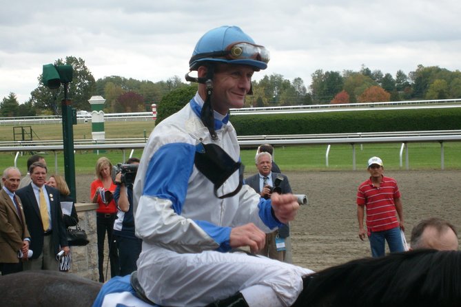 Half-Day Thoroughbred Horse Farm Tour in Kentucky - Plan for walking, weather, and farm rules