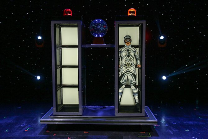 Hamners' Unbelievable Variety Show in Branson - The opening illusion sets the pace