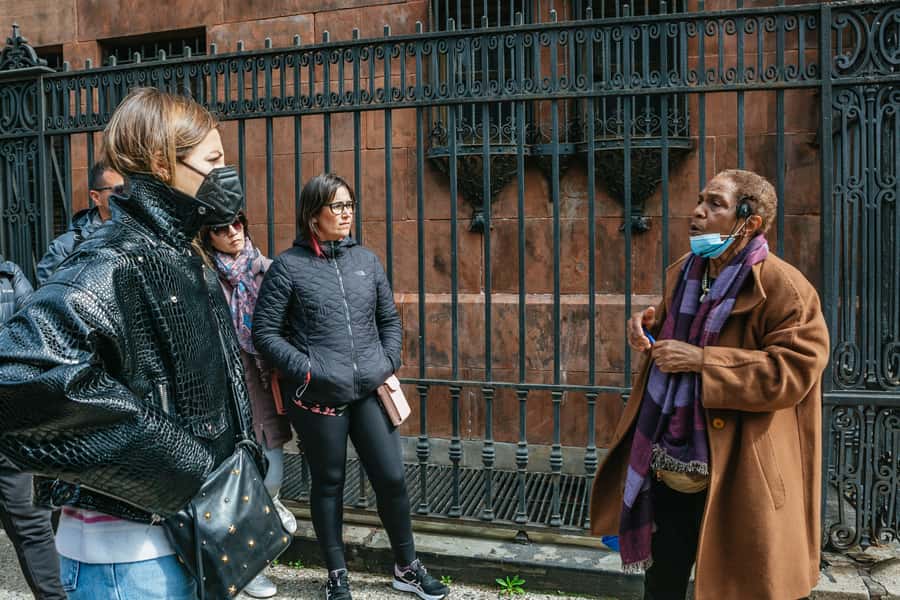 Harlem: Central Harlem Sunday Gospel with Locals - Practical clothing, bag, and timing advice