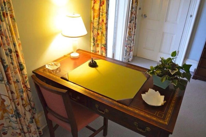 Harry S Truman Little White House Admission - The guide shapes the whole visit