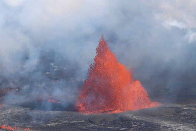 Hawaii Volcanoes, Waterfalls, Beaches & Hilo Highlights Day Tour - Liliʻuokalani Gardens adds quiet waterfront scenery