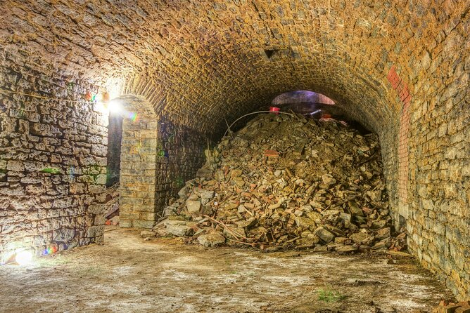 Hidden Brewery Caverns Tour in Cincinnati with Beer Tasting - The former Jackson Brewery and its underground architecture